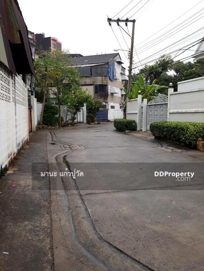 ให้เช่า ทาวน์เฮ้าส์2ชั้น  33ตรว. ถ.ลาดพร้าว ตรงข้ามสน.โชคชัย4 ให้เช่า25,000/เดือน (ตกแต่งสวยสไตล์โมเดิร์น)